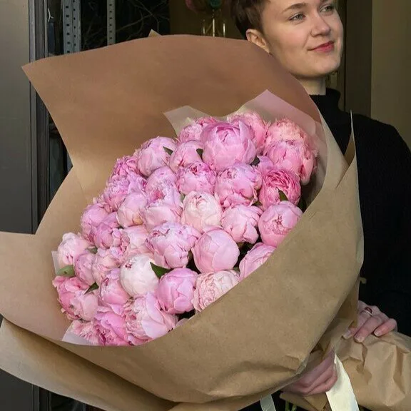 Монобукет из пионов